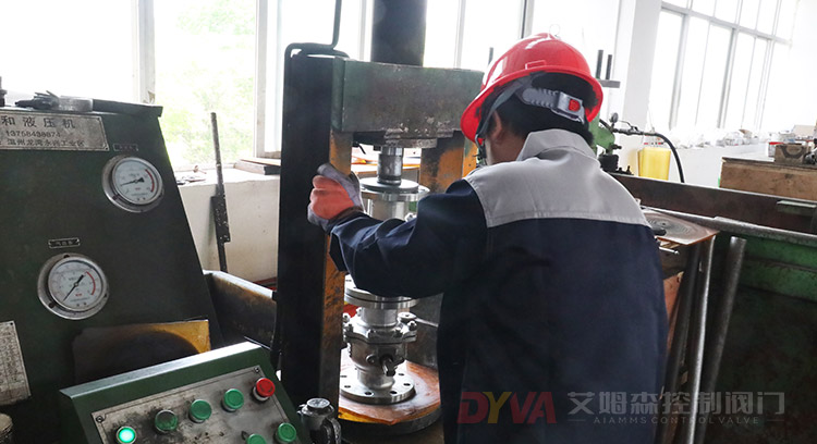 Испытание давления клапана